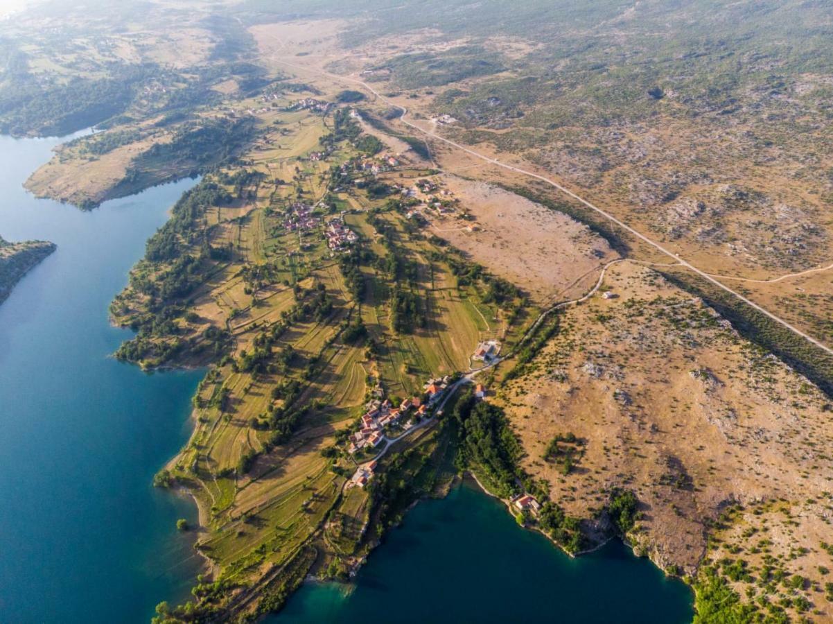 Holiday Home Marija Vrlika Εξωτερικό φωτογραφία